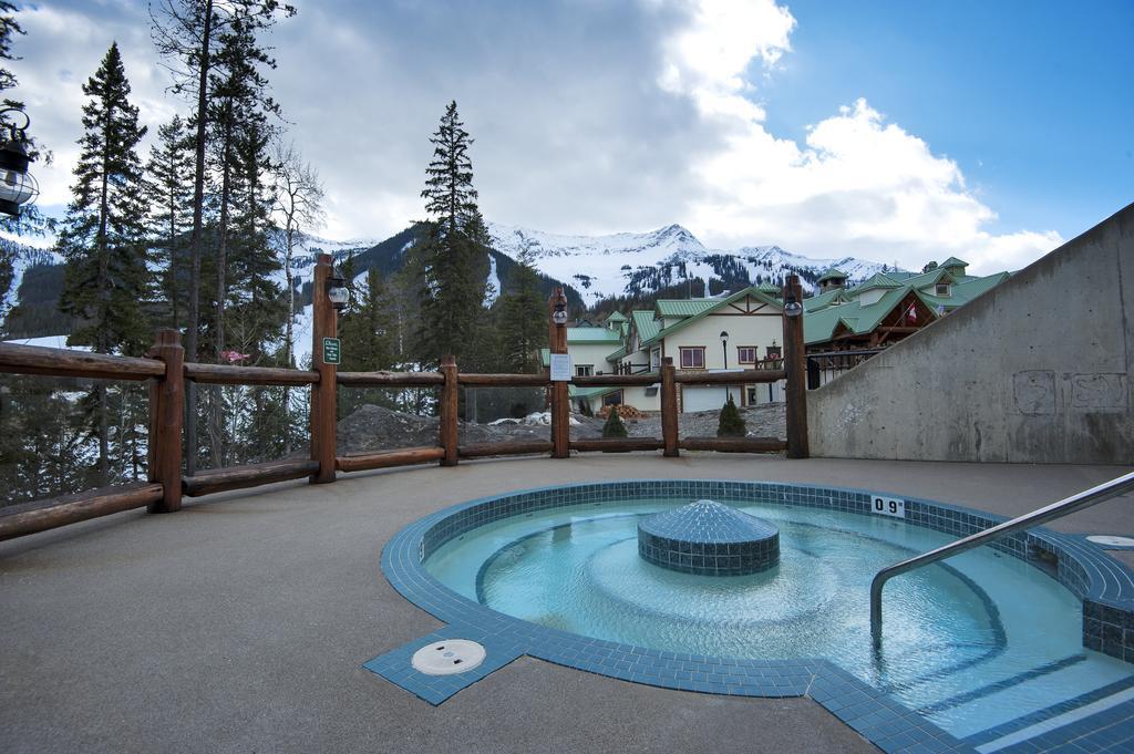 Lizard Creek Lodge Fernie Eksteriør billede