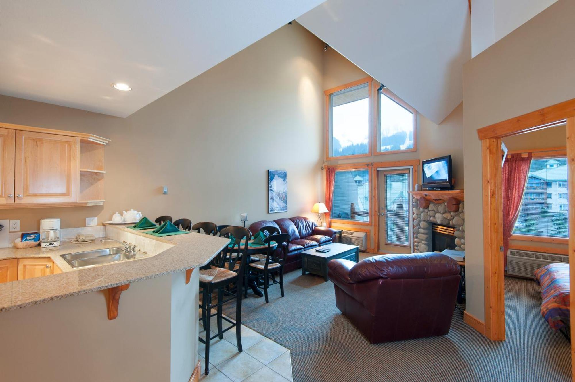 Lizard Creek Lodge Fernie Eksteriør billede